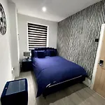 Cardiff City Studio Sleeps 4