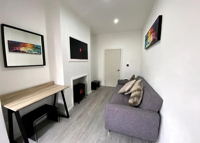 Cardiff City Studio Sleeps 4