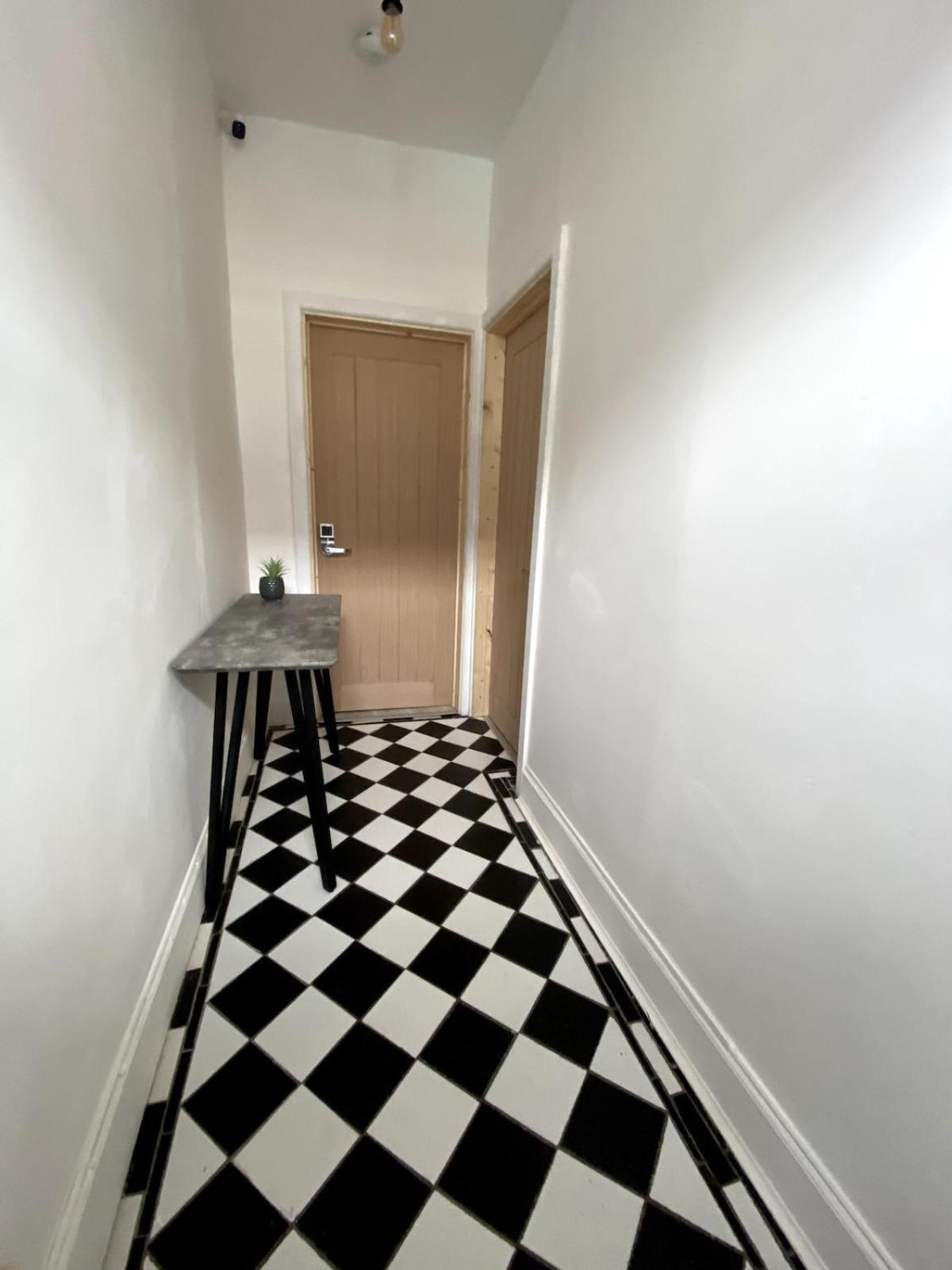 Sleeps 4 Apartment Cardiff