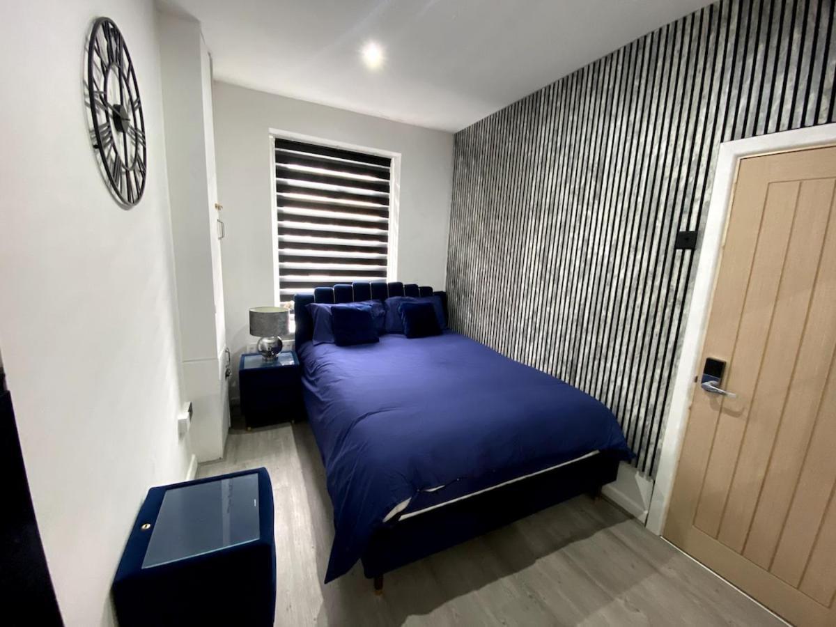 Sleeps 4 *