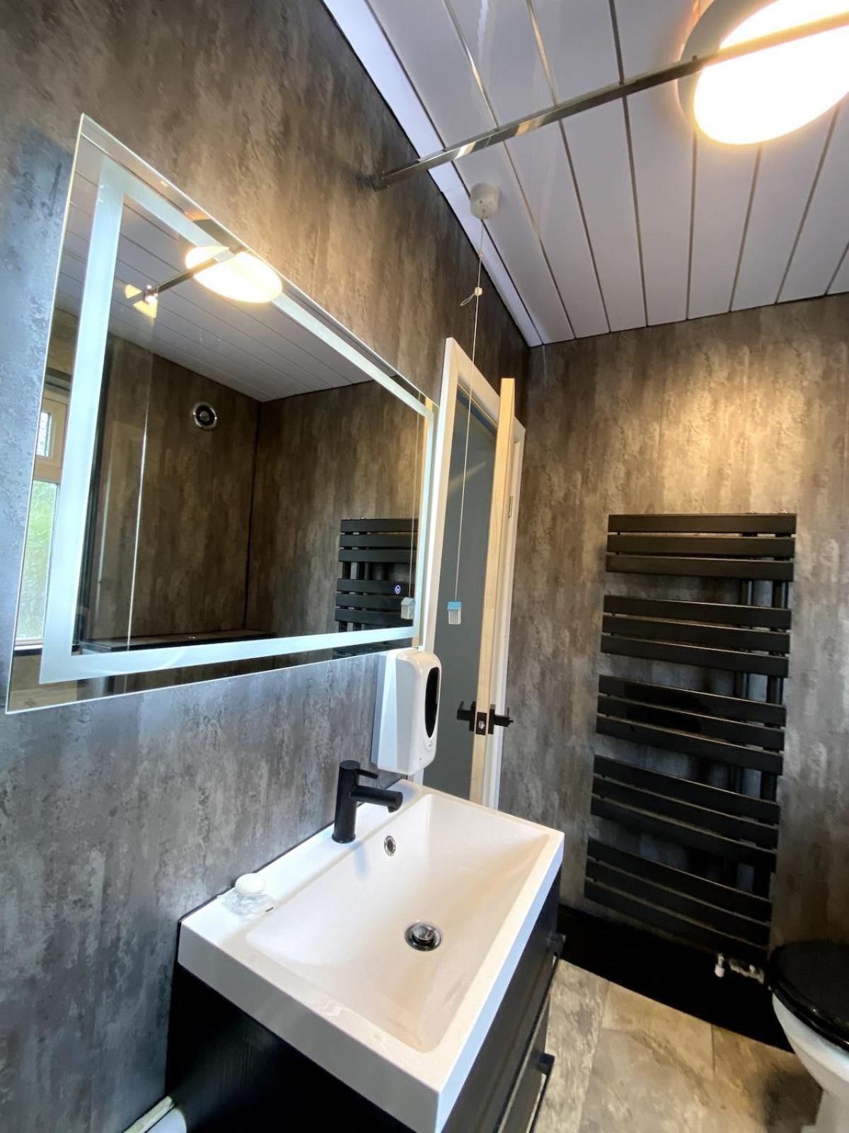 Sleeps 4 * Cardiff