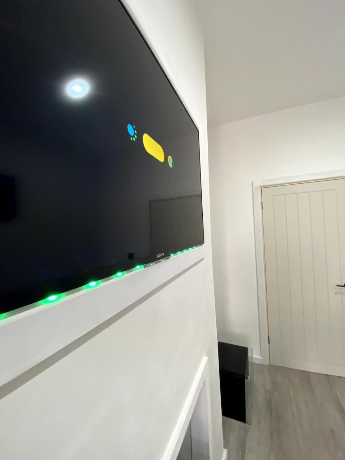 Sleeps 4 Apartment Cardiff