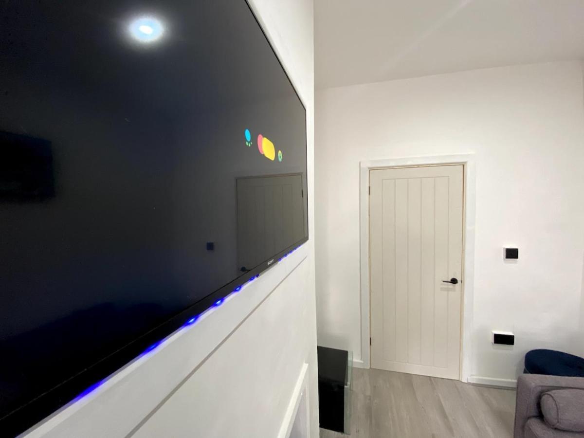 Apartment Sleeps 4 Cardiff