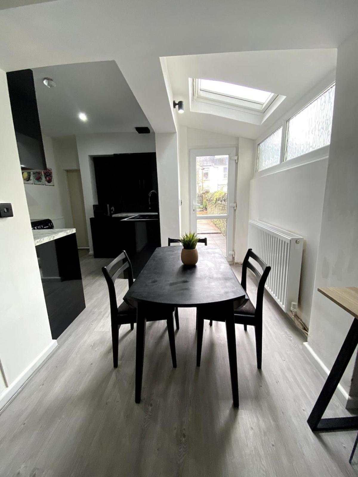 Sleeps 4 * Cardiff
