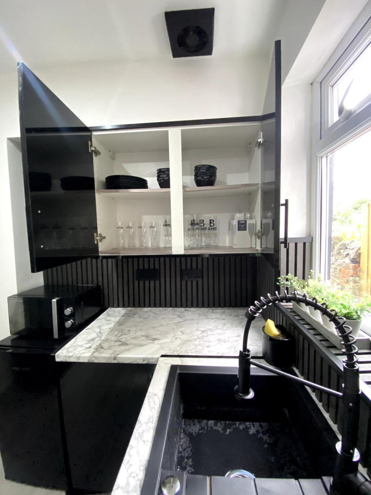 Sleeps 4 Apartment Cardiff