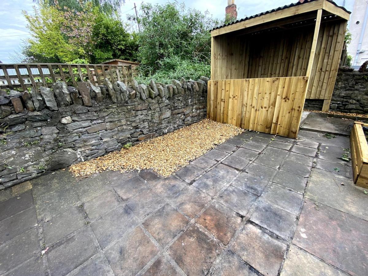 Sleeps 4 *