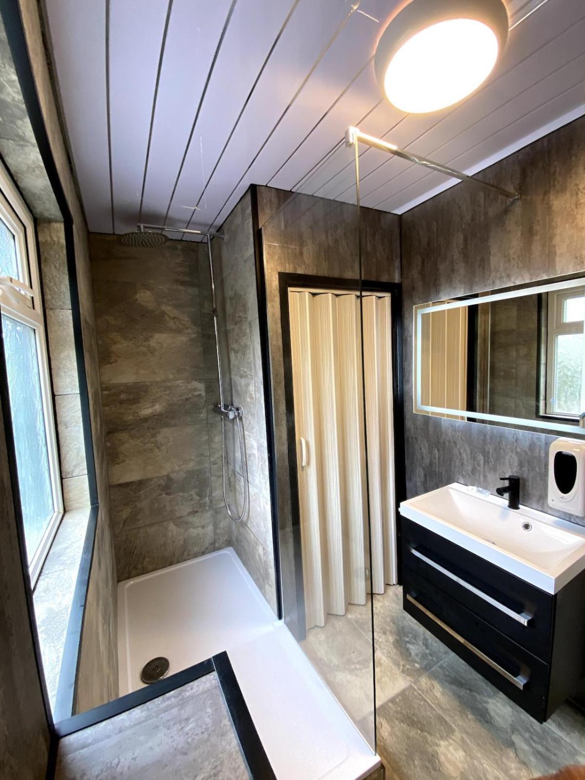 Sleeps 4 *