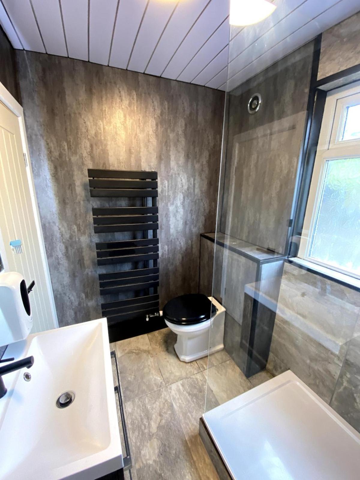Sleeps 4 * Cardiff